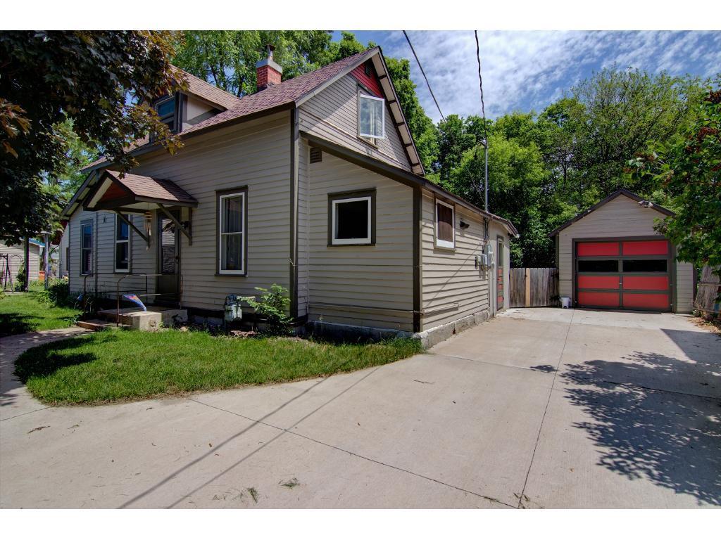 2029 4th St Eau Claire Wi 54703 Mls 4841656 Redfin