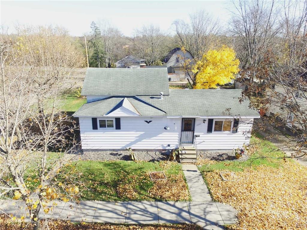 2231 2nd St Eau Claire Wi 54703 Mls 1501774 Redfin