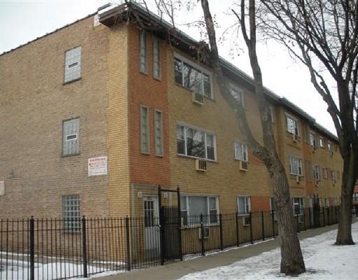 Unit #3 at 6822 N Greenview Ave