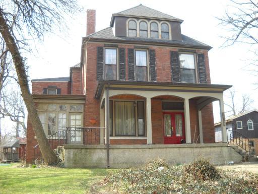 Estate-sale home in Beverly awaits ‘your magical touch’