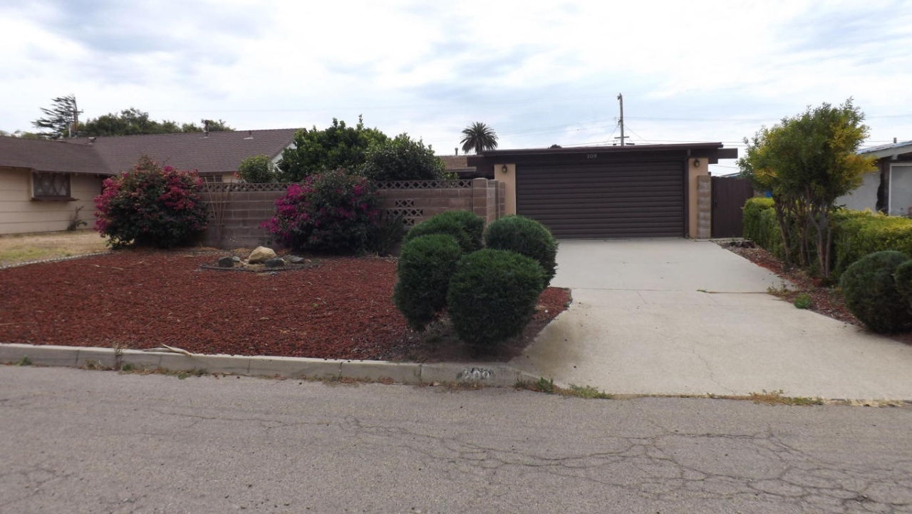 209 n m st lompoc ca 93436 mls 15 2472 redfin 209 n m st lompoc ca 93436 mls 15 2472 redfin